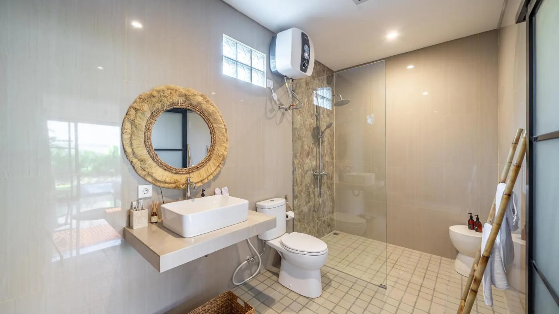 Alicia - Promo Canguu - Brand New Villa - Huge Pool -Ps5! Kerobokan